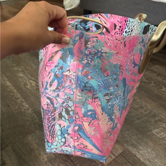 Lilly Pulitzer Pink and Blue Tote with Gold Handles - Picture 4 of 5